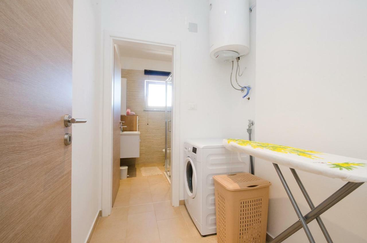 Apartman Korina Sukošan Dış mekan fotoğraf