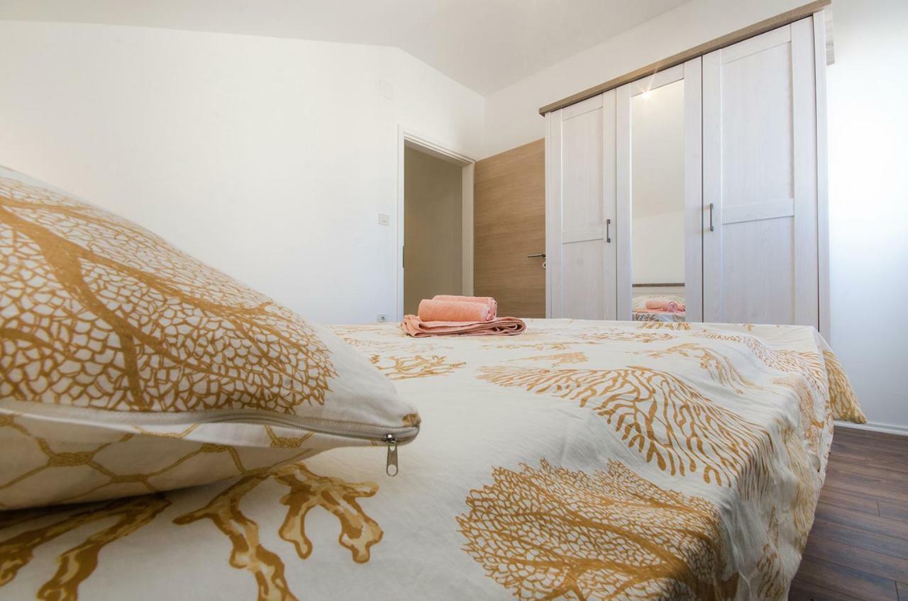 Apartman Korina Sukošan Dış mekan fotoğraf