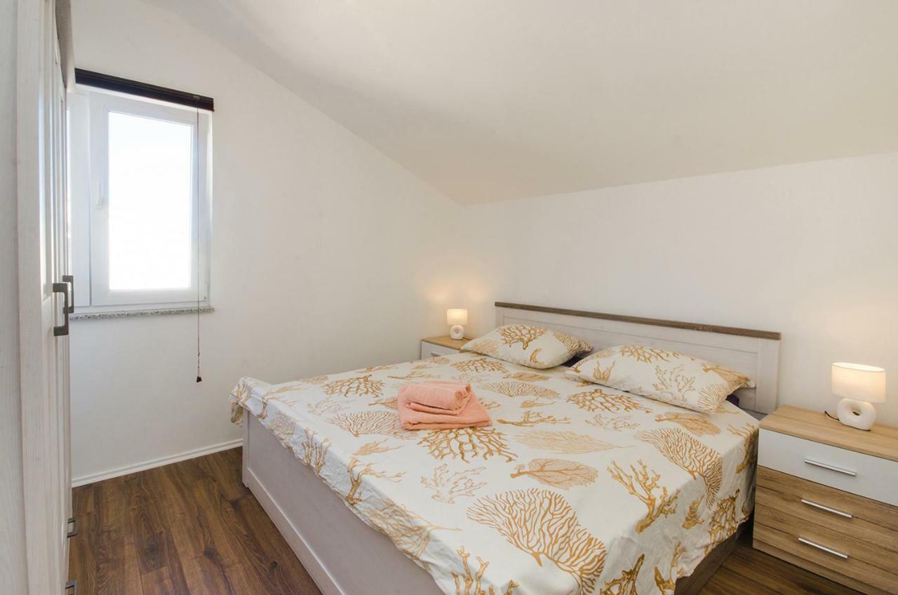 Apartman Korina Sukošan Dış mekan fotoğraf